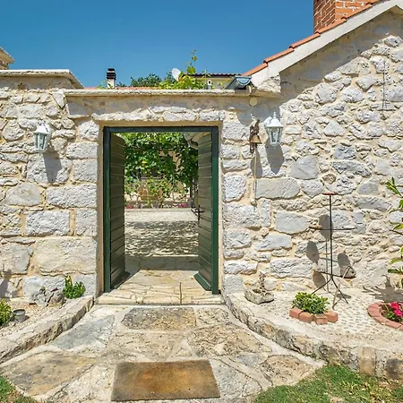 Torine Holiday home